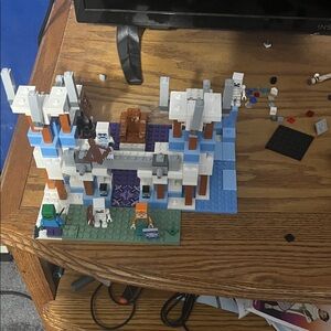LEGO Minecraft Ice Castle Set